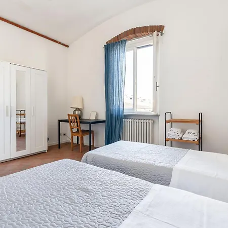 Porta Rossa Apartment *